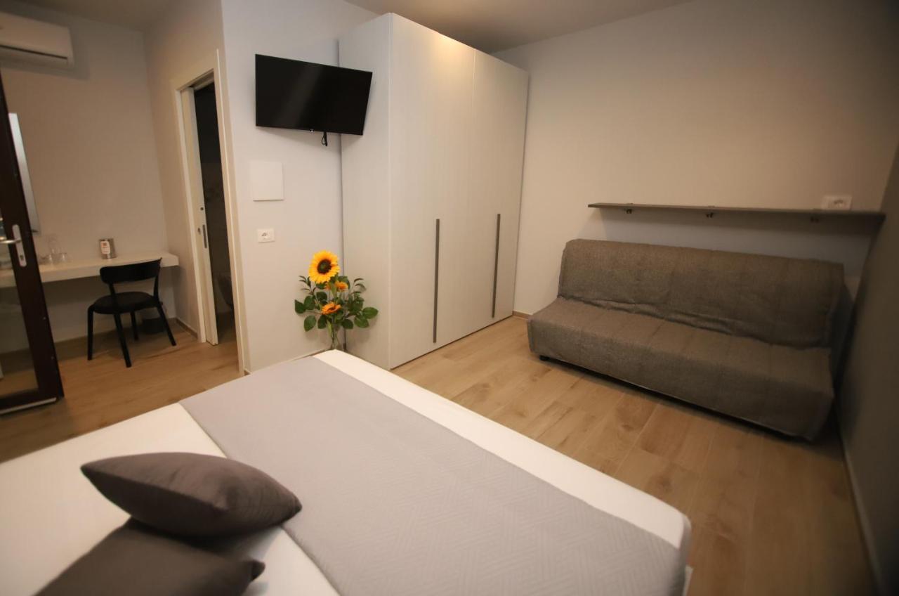 Agriturismo Donoratico Villa Luaran gambar